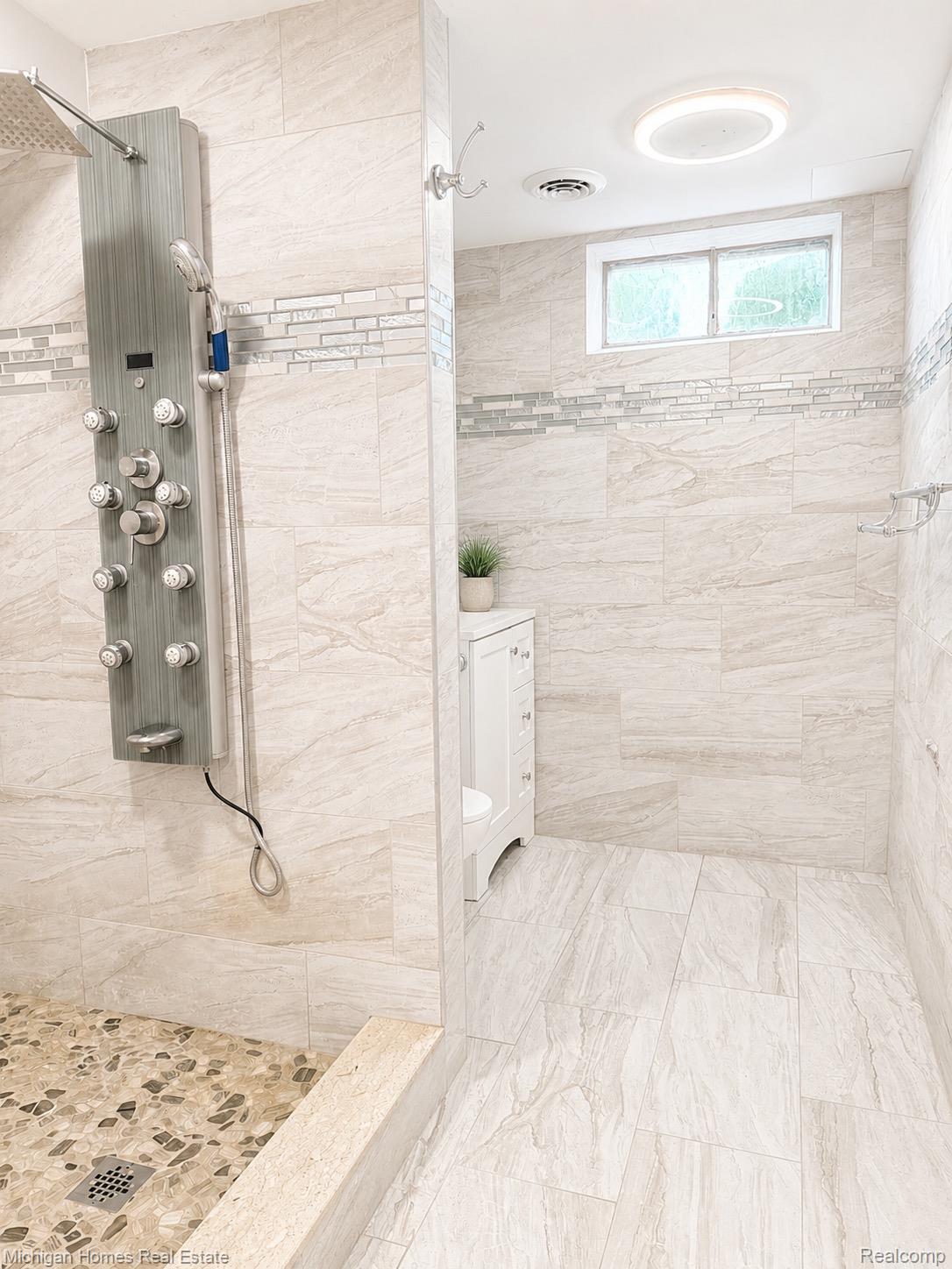 8089 North Holly Road Grand Blanc, MI 48439 - Photo 10 of 31