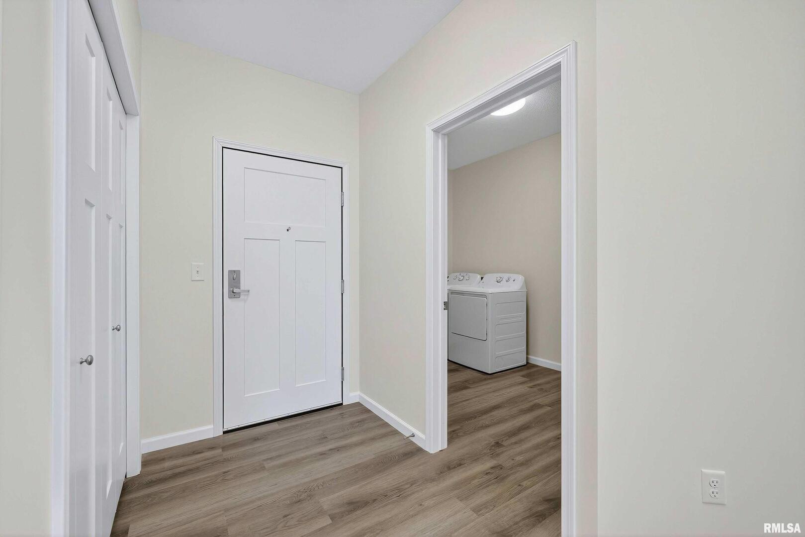 2592-202 Middle Road, Unit 202 Bettendorf, IA 52722 - Photo 11 of 45