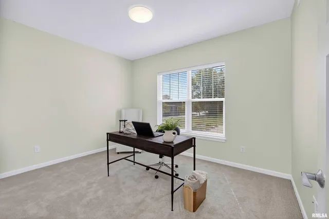 $197,100 | 2592-202 Middle Road, Unit 202, Bettendorf, IA 52722