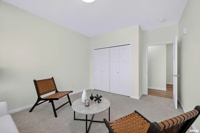 $197,100 | 2592-202 Middle Road, Unit 202, Bettendorf, IA 52722