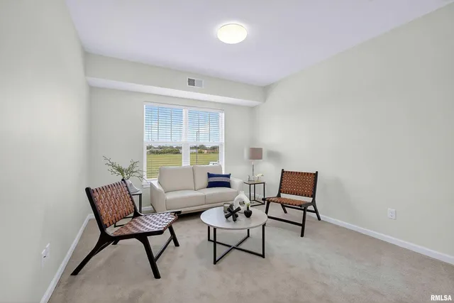 $197,100 | 2592-202 Middle Road, Unit 202, Bettendorf, IA 52722