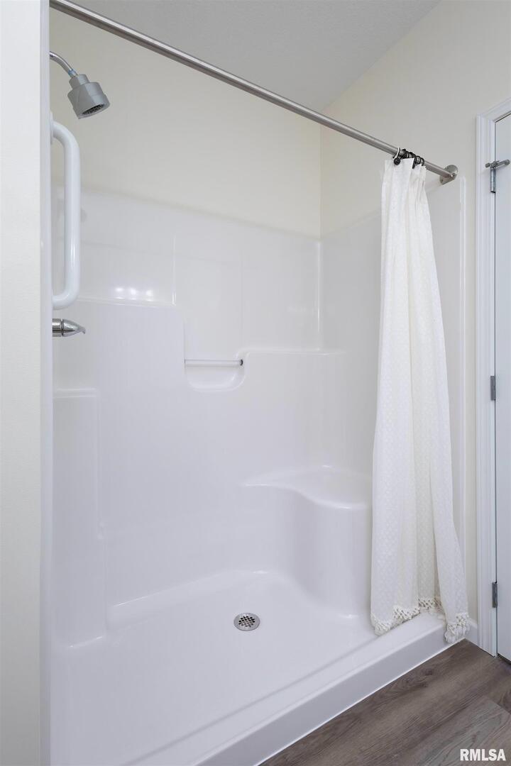 2592-202 Middle Road, Unit 202 Bettendorf, IA 52722 - Photo 25 of 45