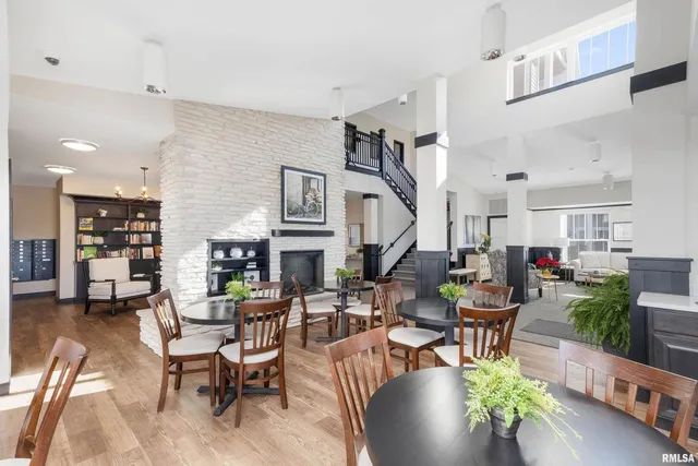 $197,100 | 2592-202 Middle Road, Unit 202, Bettendorf, IA 52722