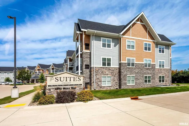 $197,100 | 2592-202 Middle Road, Unit 202, Bettendorf, IA 52722