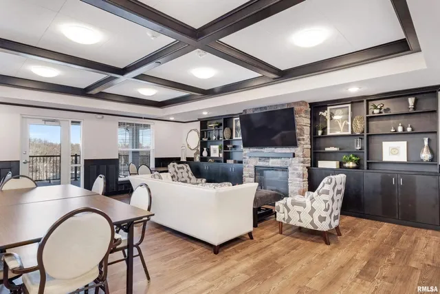 $197,100 | 2592-202 Middle Road, Unit 202, Bettendorf, IA 52722