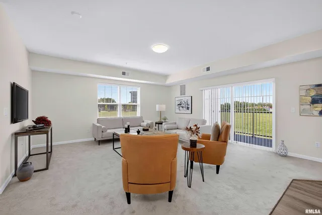 $197,100 | 2592-202 Middle Road, Unit 202, Bettendorf, IA 52722