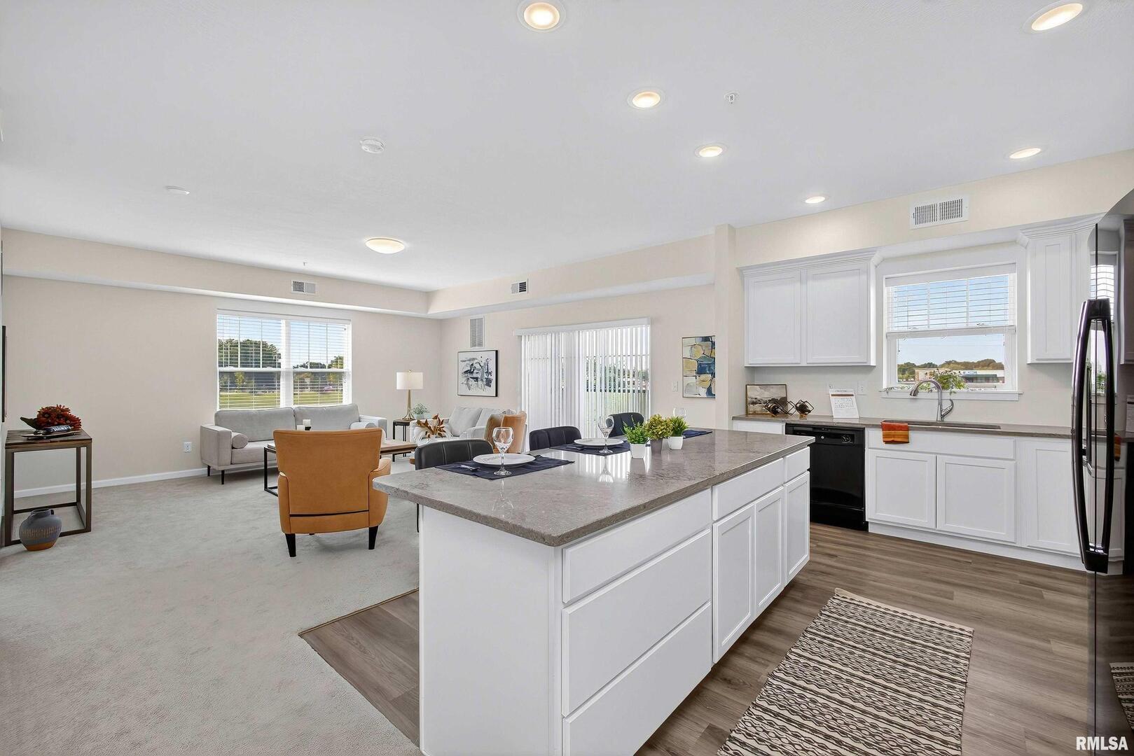 2592-202 Middle Road, Unit 202 Bettendorf, IA 52722 - Photo 5 of 45