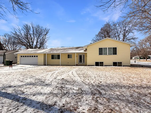 $240,000 | 601 5th Avenue West, Edgerton, MN 56128