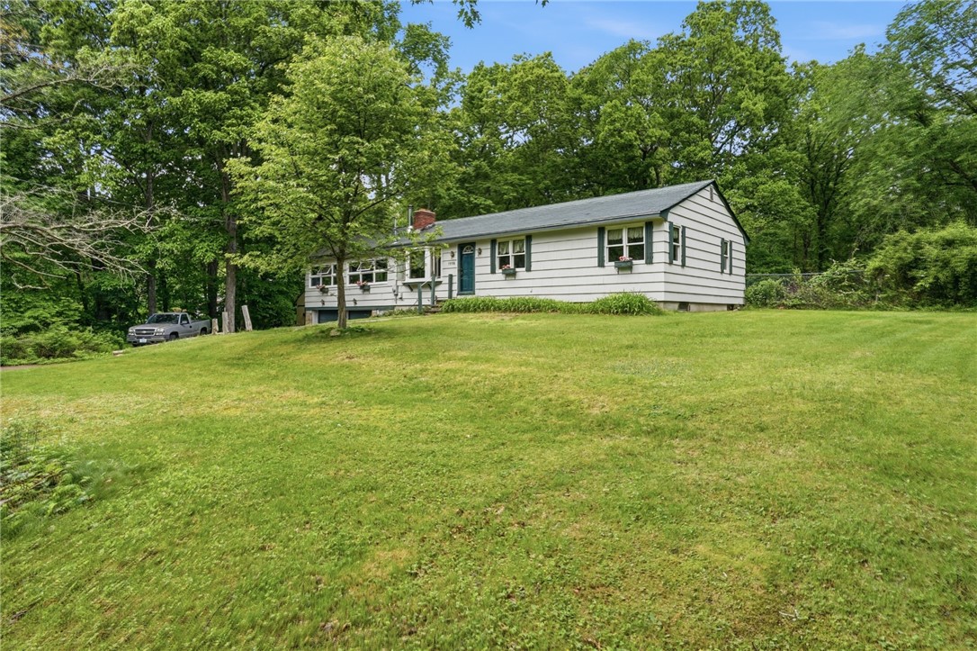 1556 Harkney Hill Road Coventry, RI 02816 - Photo 4 of 41