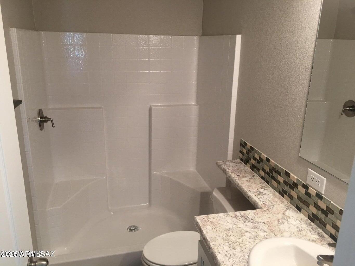 3736 Jackson Lane Willcox, AZ 85643 - Photo 15 of 36 a bathroom with a sink and toilet