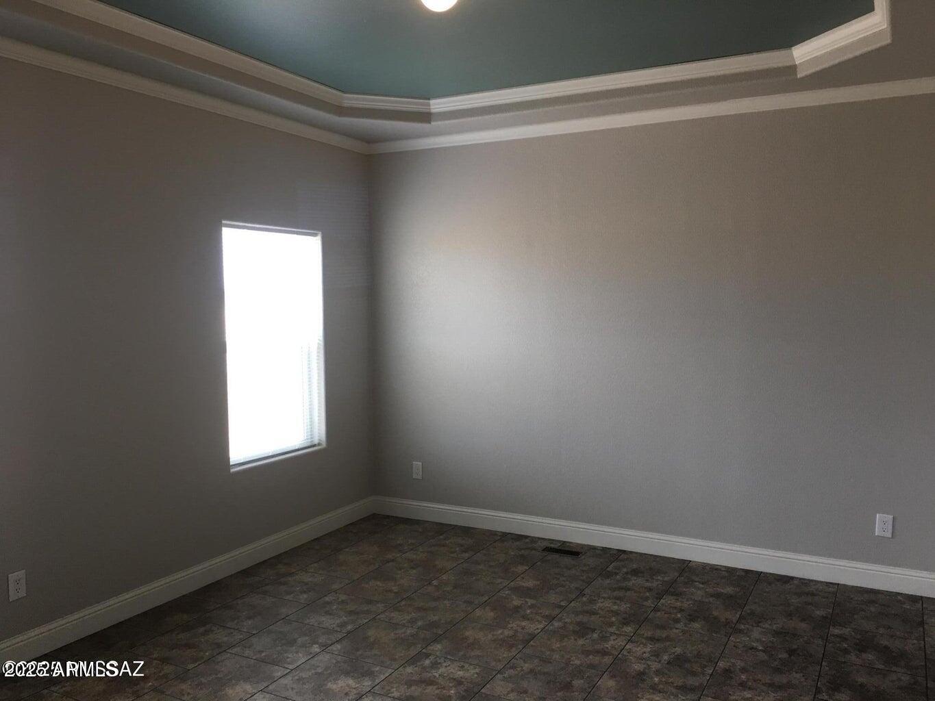 3736 Jackson Lane Willcox, AZ 85643 - Photo 17 of 36 a room that has a window in it
