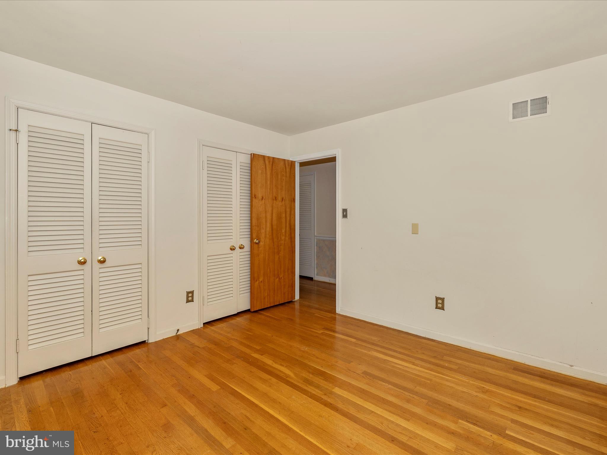 13105 Brandon Way Road Gaithersburg, MD 20878 - Photo 21 of 44 Bedroom 3