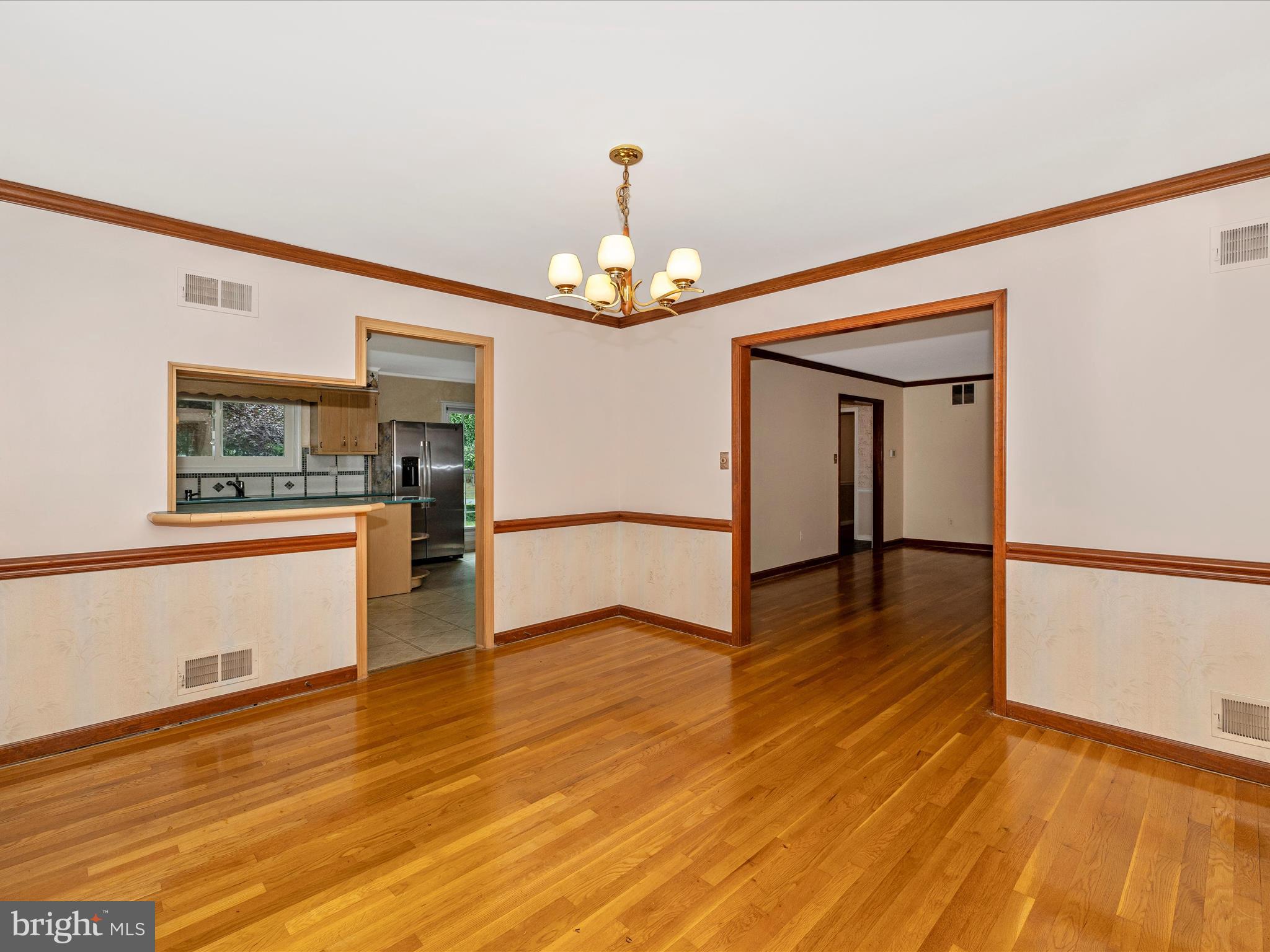 13105 Brandon Way Road Gaithersburg, MD 20878 - Photo 8 of 44 Dining Room