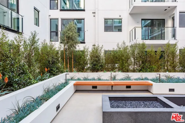 a view of a back yard of the house