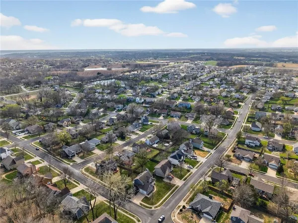 $430,000 | 10001 Northwest 87th Street, Kansas City, MO 64153