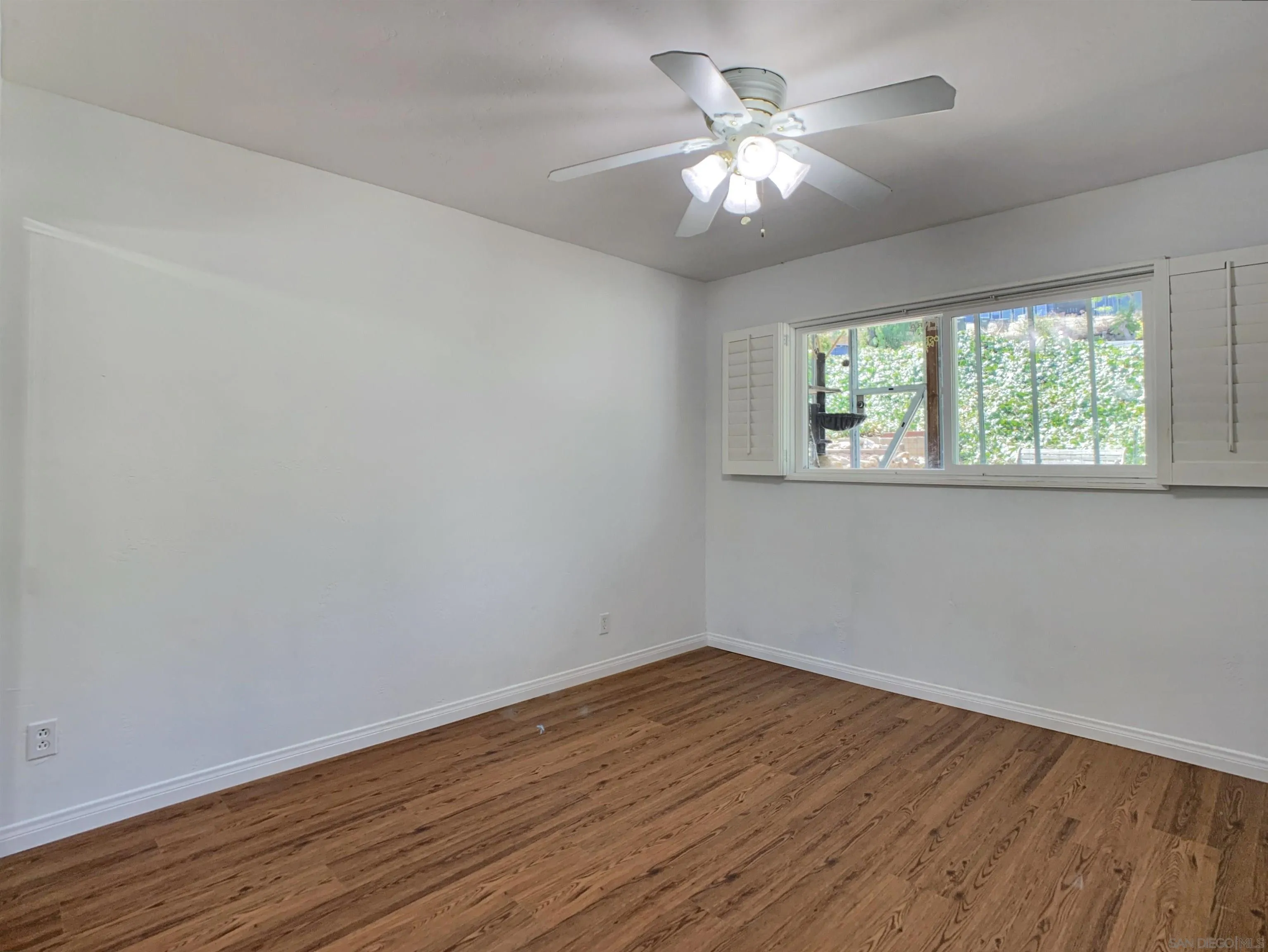 3606 Hartzel Drive Spring Valley, CA 91977 - Photo 63 of 75 3rd bedroom with mirrored closet doors