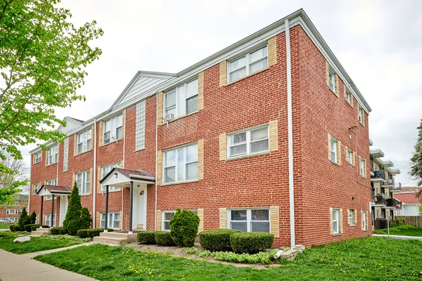 $1,750 | 416 Laurel Avenue, Unit 1, Des Plaines, IL 60016