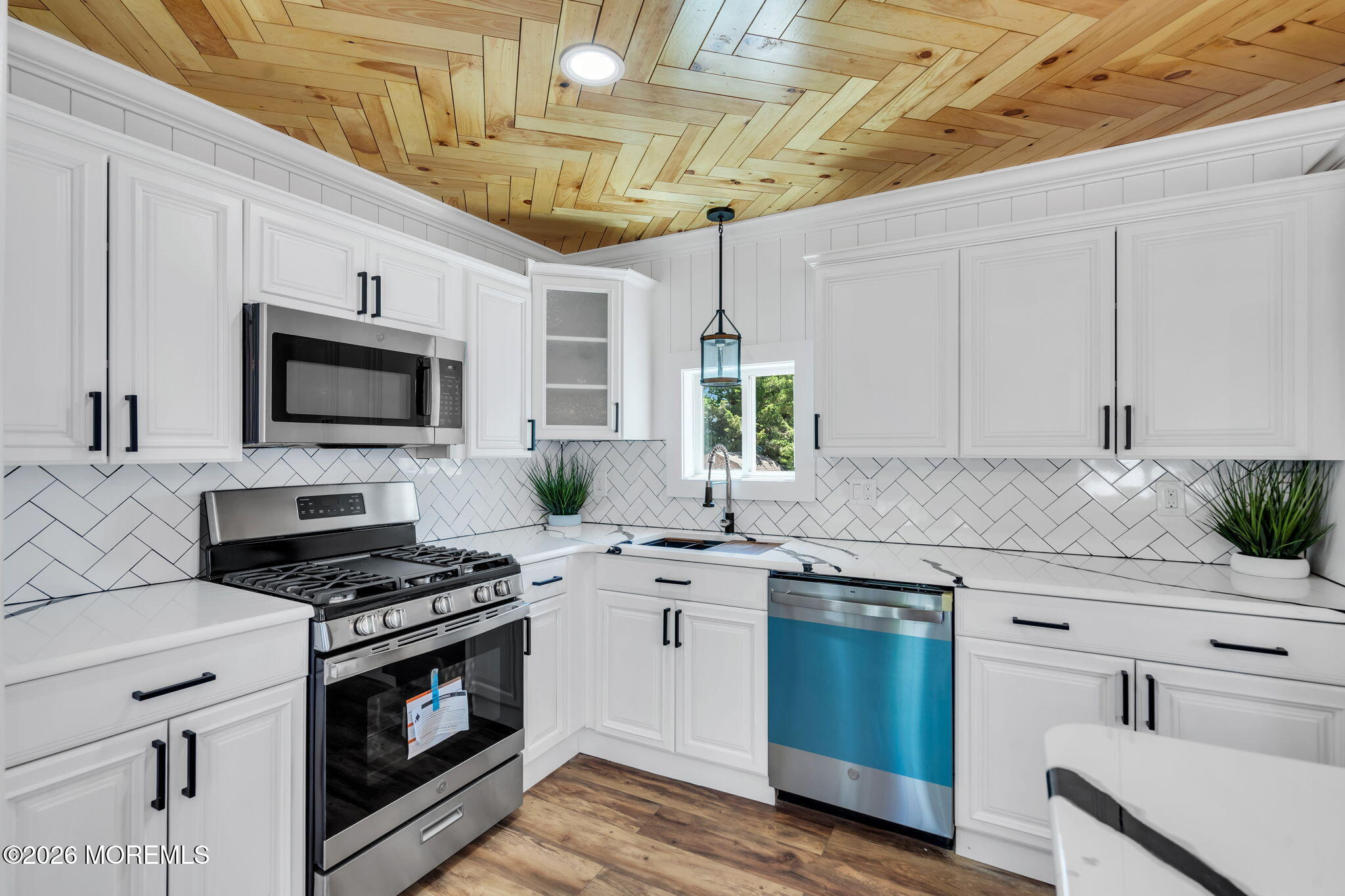 24 Woodlark Road Toms River, NJ 08755 - Photo 8 of 29 20-web-or-mls-DSC00015