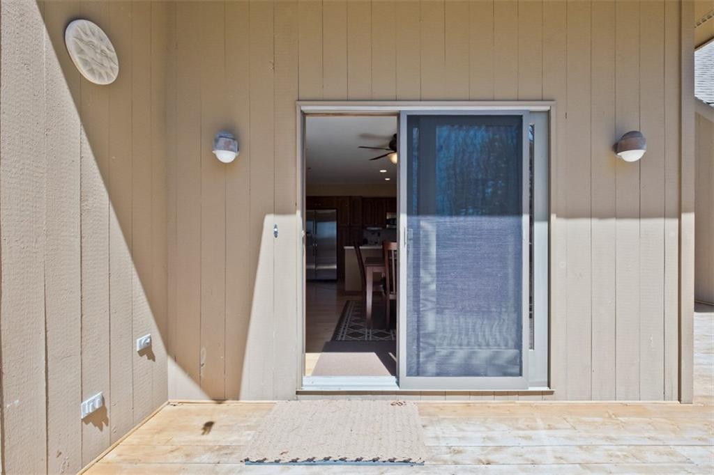 7 Crescent Shore Road Raymond, ME 04071 - Photo 5 of 33 Photo