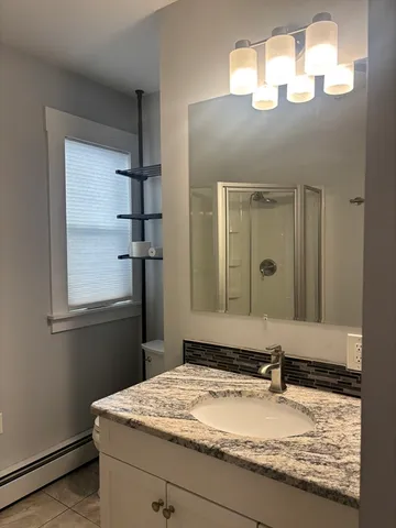 $1,725 | 164 Washington Street, Unit 1, Gardner, MA 01440