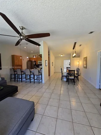 $350,000 | 5 Rogart Circle, Boynton Beach, FL 33426