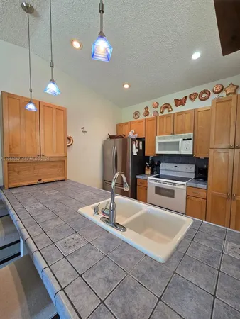 $350,000 | 5 Rogart Circle, Boynton Beach, FL 33426