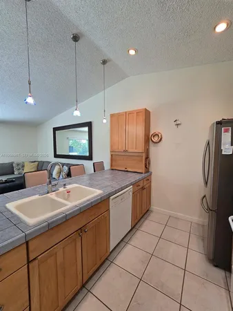 $350,000 | 5 Rogart Circle, Boynton Beach, FL 33426