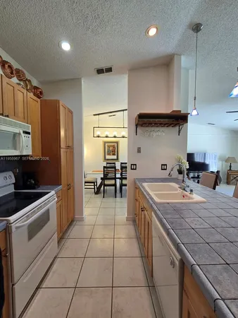 $350,000 | 5 Rogart Circle, Boynton Beach, FL 33426