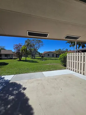 $350,000 | 5 Rogart Circle, Boynton Beach, FL 33426