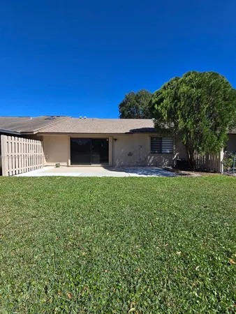 $350,000 | 5 Rogart Circle, Boynton Beach, FL 33426