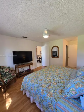 $350,000 | 5 Rogart Circle, Boynton Beach, FL 33426
