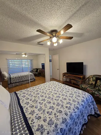 $350,000 | 5 Rogart Circle, Boynton Beach, FL 33426