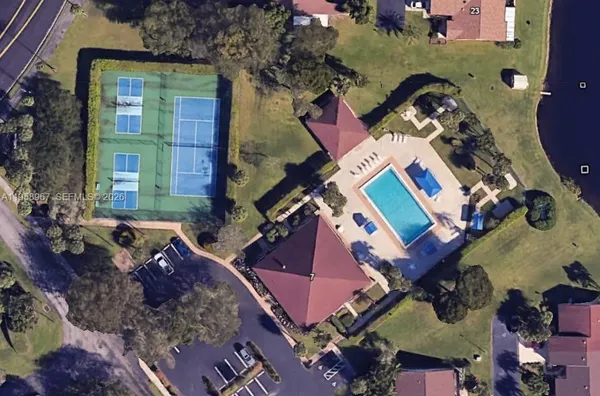 $350,000 | 5 Rogart Circle, Boynton Beach, FL 33426