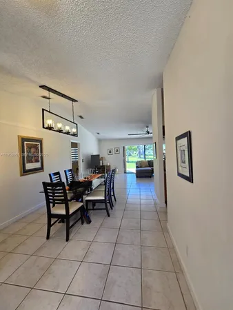$350,000 | 5 Rogart Circle, Boynton Beach, FL 33426