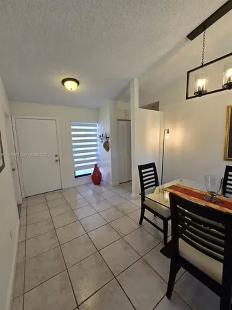 $350,000 | 5 Rogart Circle, Boynton Beach, FL 33426
