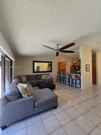 $350,000 | 5 Rogart Circle, Boynton Beach, FL 33426