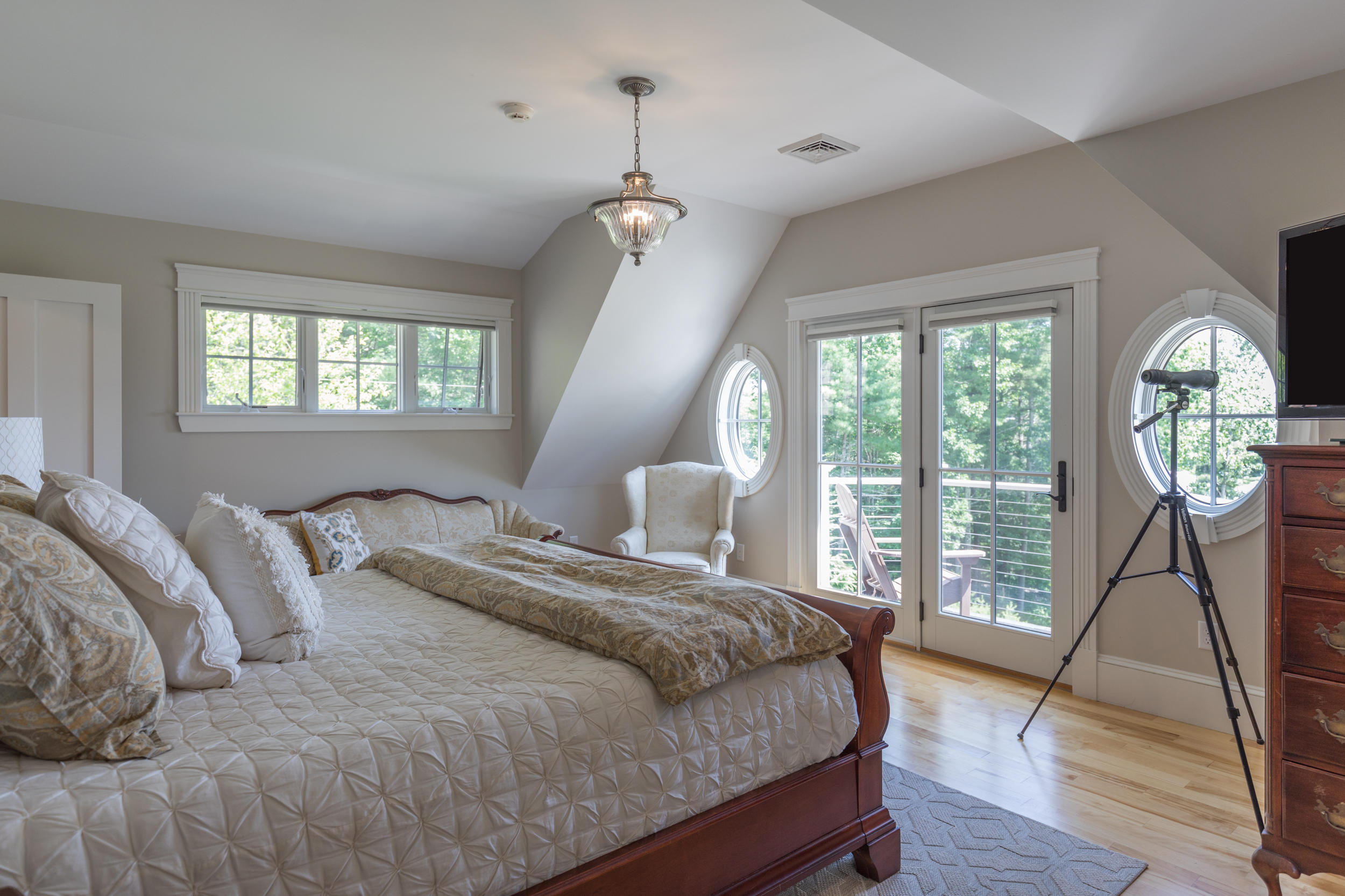 107 Ravine Drive Cumberland Foreside, ME 04110 - Photo 4 of 43 107_ravine_int_web-47