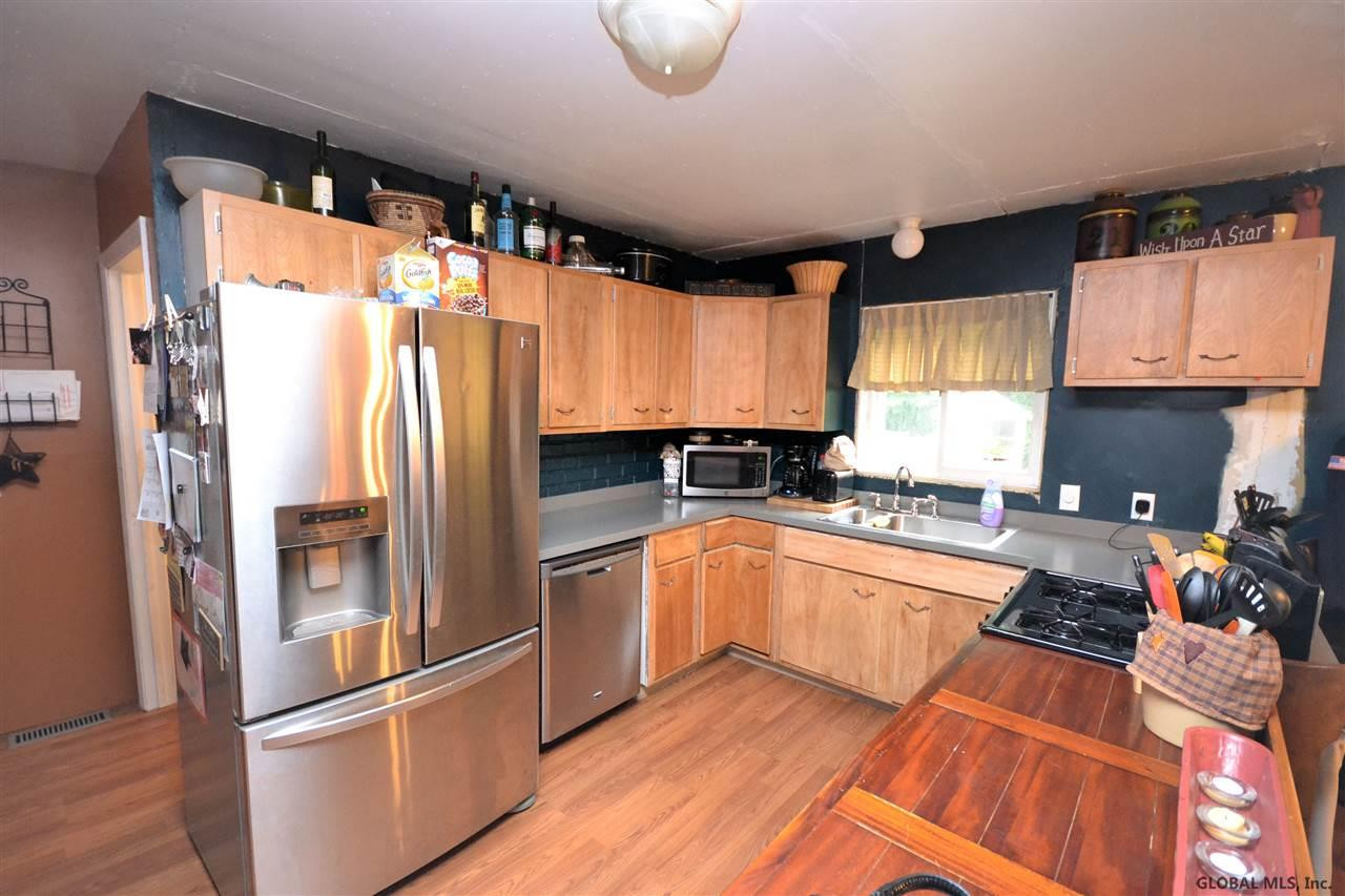 27 Bennett Road Queensbury, NY 12804 - Photo 3 of 17 Photo 3