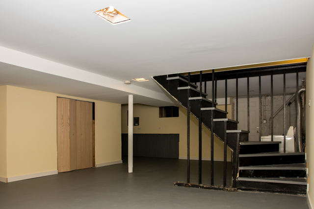 3943 West 83rd Street Chicago, IL 60652 - Photo 13 of 16 a view of entryway
