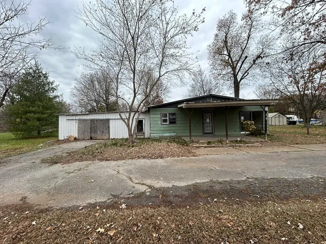 $7,600 | 313 East 7th Street, Brookport, IL 62910