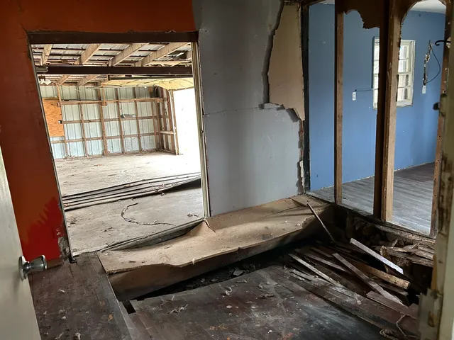 $7,600 | 313 East 7th Street, Brookport, IL 62910