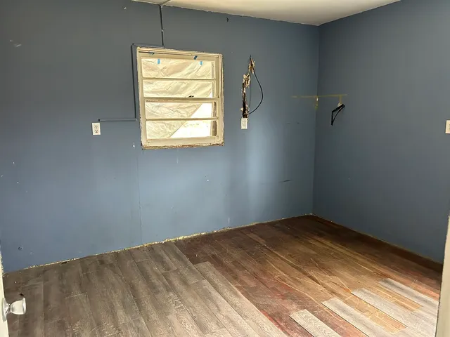 $7,600 | 313 East 7th Street, Brookport, IL 62910