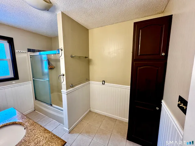 a view of walk in closet