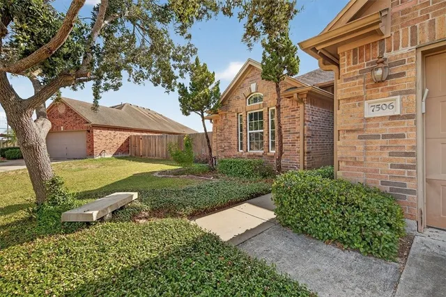 $2,195 | 7506 Exeter, Corpus Christi, TX 78414