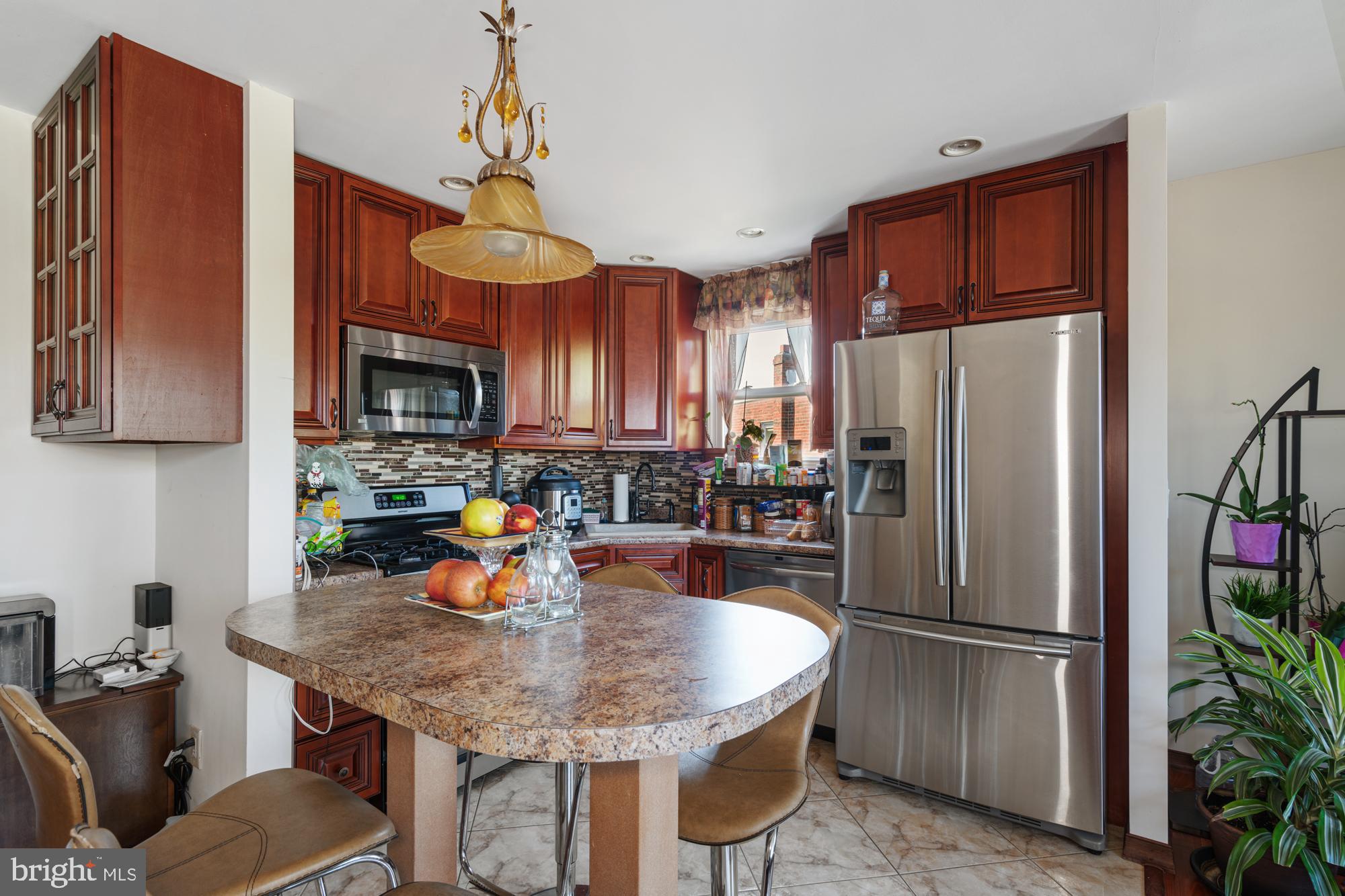10826 Lockart Road Philadelphia, PA 19116 - Photo 3 of 37 Gallery Image 3