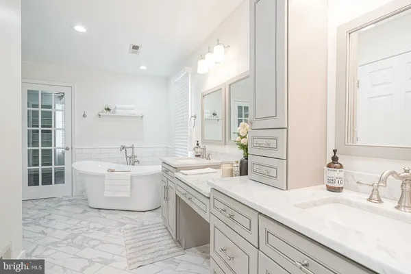 $925,000 | 6101 Church Road, Mount Laurel, NJ 08054