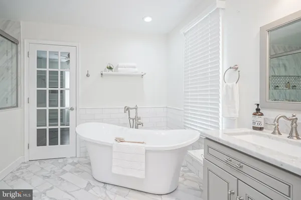 $925,000 | 6101 Church Road, Mount Laurel, NJ 08054