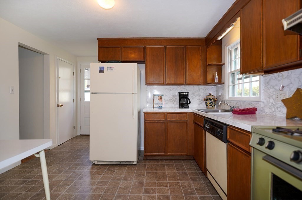 63 Overlook Road Arlington, MA 02474 - Photo 15 of 26 Gallery Image 15