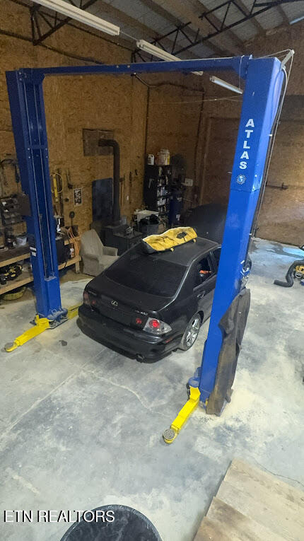 113 McSpadden Branch Road Vonore, TN 37885 - Photo 19 of 41 Workshop with carlift