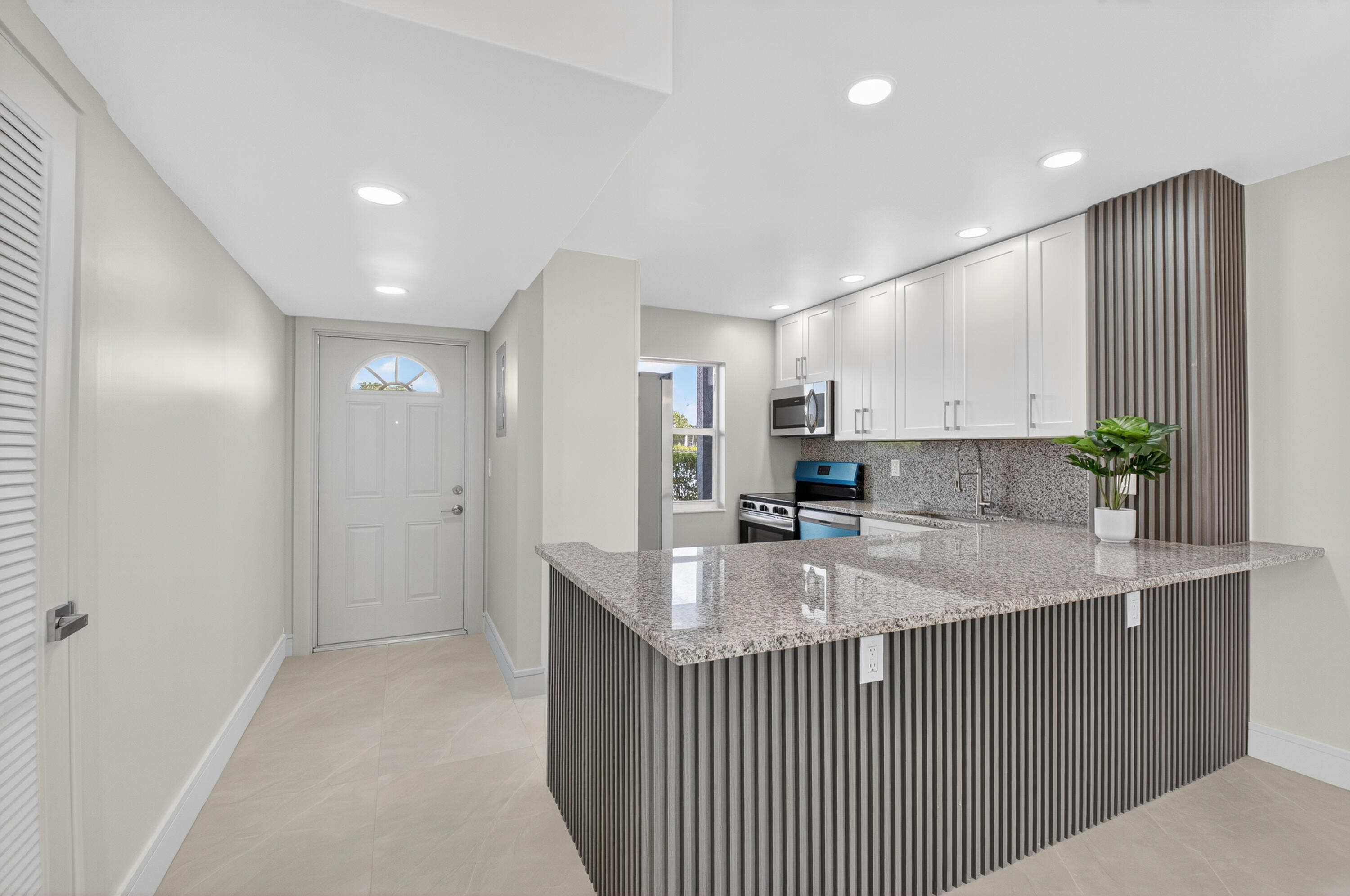 9880 Marina Boulevard, Unit 1509 Boca Raton, FL 33428 - Photo 4 of 43 14-print-032_DSC_0571